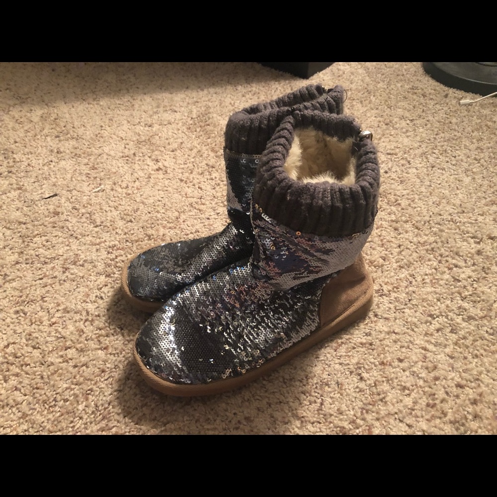 Downsizing shoe closet!